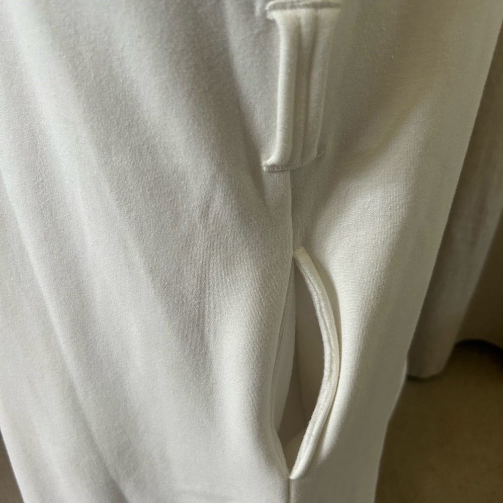 UGG Cream Robe - Picture 3 of 4